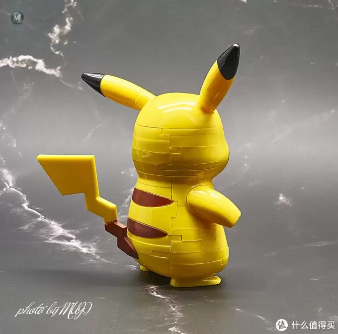 黄色电老鼠的 3D 拼图模型秀 黄色电老鼠的 3D 拼图模型秀