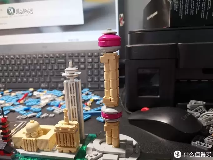 老杨的玩具仓库 篇二十八：LEGO 微型建筑21039 上海天际线 简评