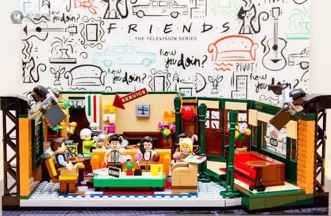 震撼！用乐高积木来打造一个真实比例的《老友记》中央公园咖啡厅！
