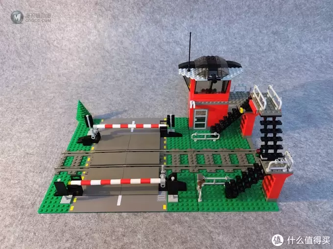 LEGO 10128 火车平交道口