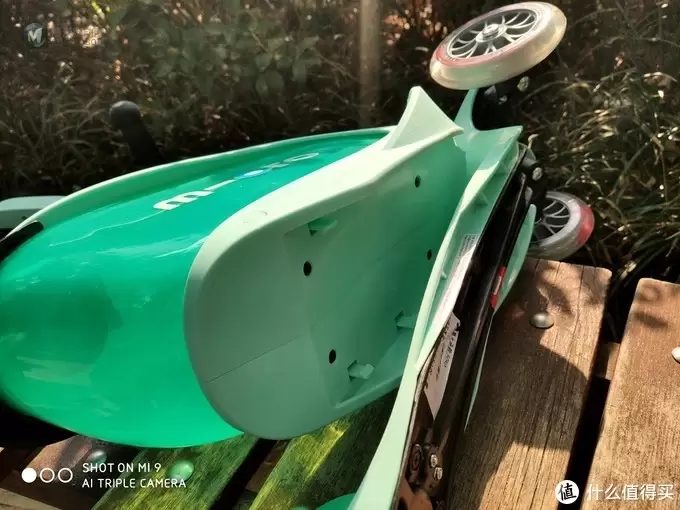 我的滑板车可以变形哦，瑞士micro迈古米高三合一迷你储物滑板车
