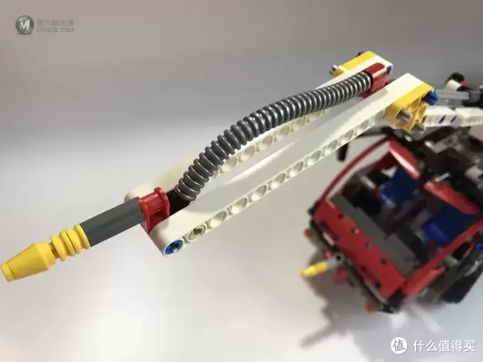 乐高还能这么拼： 复刻 LEGO 乐高 科技 42068 机场消防车