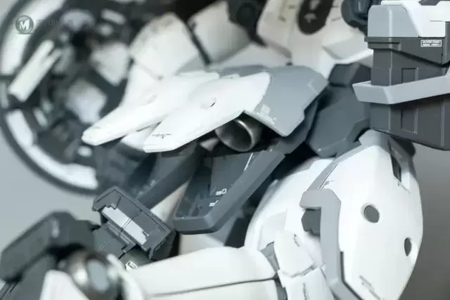 【佳作】苍白之闪电，MG 托鲁基斯 Tallgeese TV配色