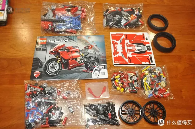 单反毁一生，LEGO穷三代 篇一百四十三：LEGO 乐高 机械组Technic 42107 杜卡迪 Panigale V4R