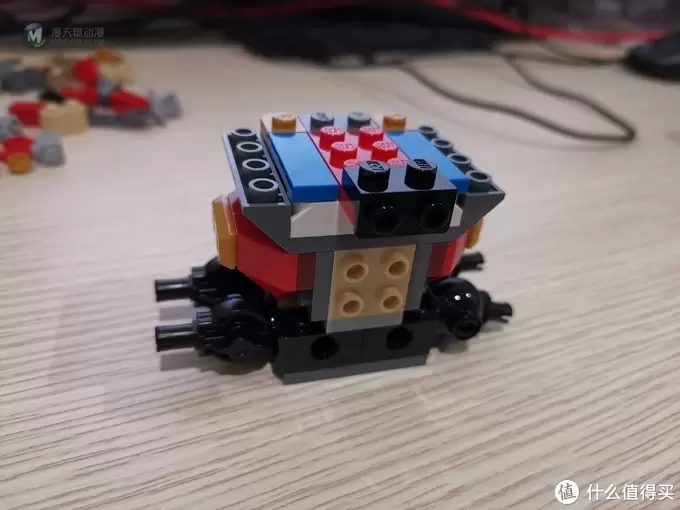 老杨的玩具仓库 篇三十七：LEGO幻影忍者系列 71720 凯的火焰机甲巨人 评测