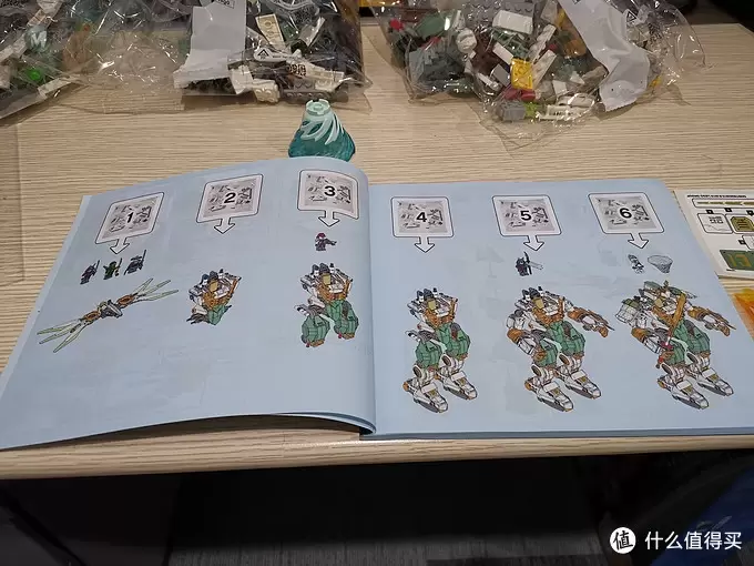 老杨的玩具仓库 篇三十六：LEGO 幻影忍者系列 70676 劳埃德的泰坦机甲 评测