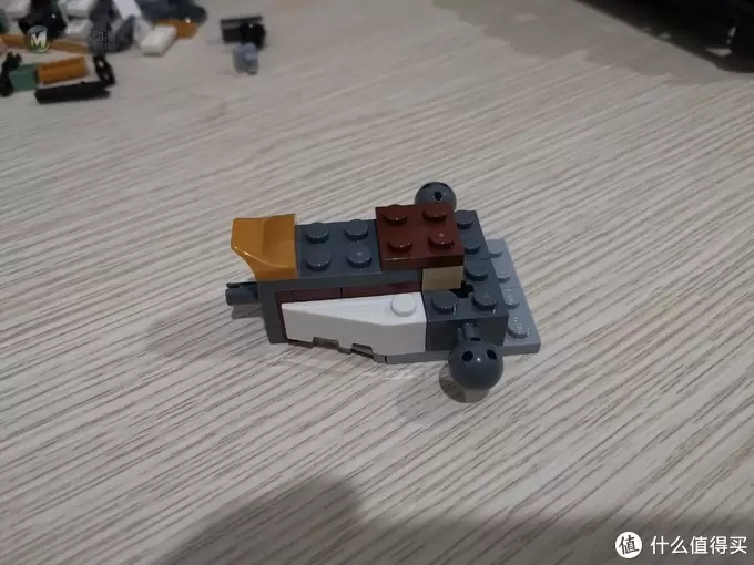 老杨的玩具仓库 篇三十六：LEGO 幻影忍者系列 70676 劳埃德的泰坦机甲 评测