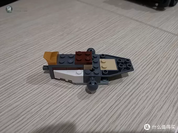 老杨的玩具仓库 篇三十六：LEGO 幻影忍者系列 70676 劳埃德的泰坦机甲 评测