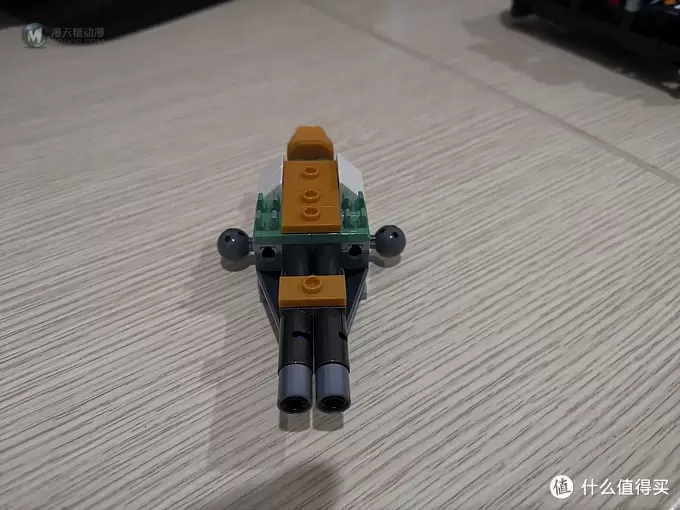 老杨的玩具仓库 篇三十六：LEGO 幻影忍者系列 70676 劳埃德的泰坦机甲 评测