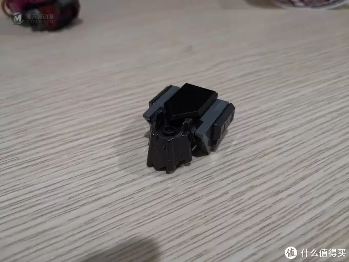 老杨的玩具仓库 篇三十四：LEGO 80010 牛魔王烈火战甲 评测