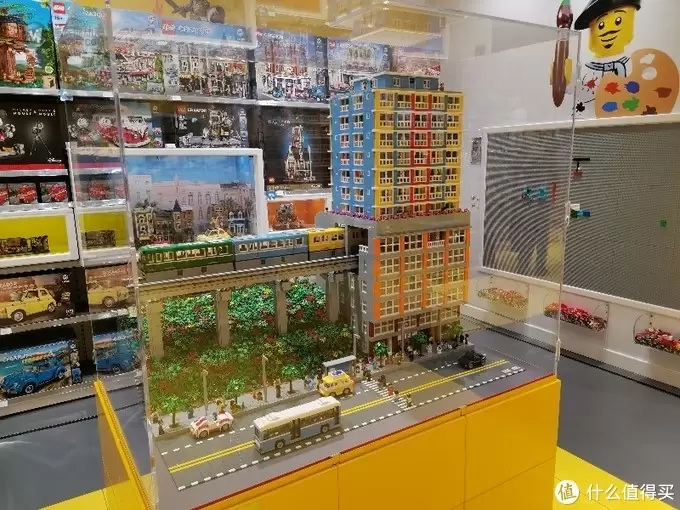 LEGO 重庆 轻轨穿楼来了