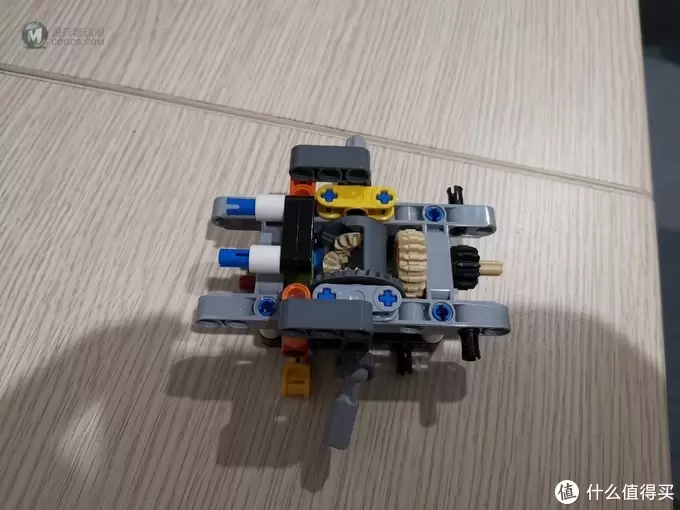 老杨的玩具仓库 篇二十九：LEGO 42099全新智能遥控四驱越野车