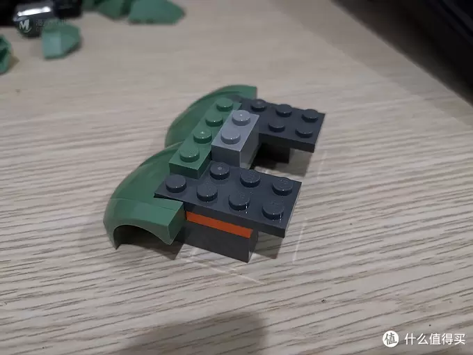 老杨的玩具仓库 篇二十六：LEGO 75976 套内MOC 坦克