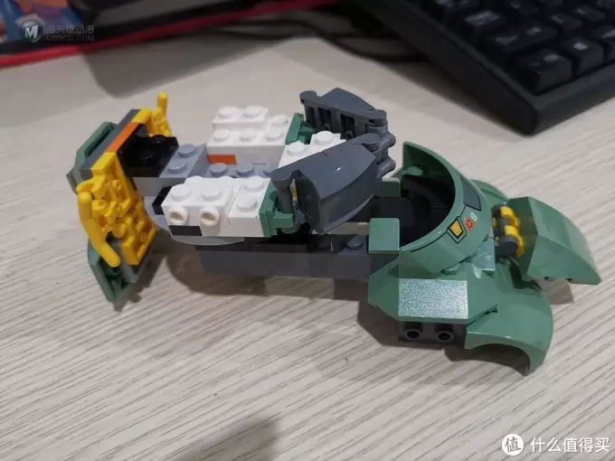 老杨的玩具仓库 篇二十六：LEGO 75976 套内MOC 坦克