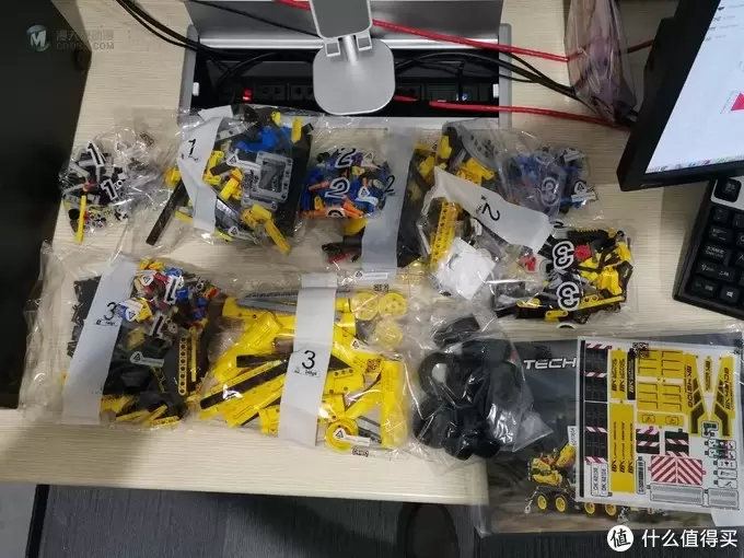 老杨的玩具仓库 篇二十七：LEGO 42108 移动起重机