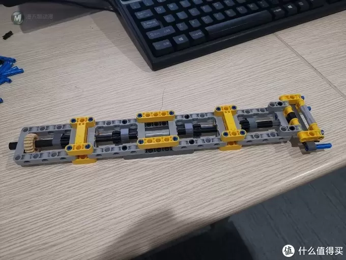 老杨的玩具仓库 篇二十七：LEGO 42108 移动起重机