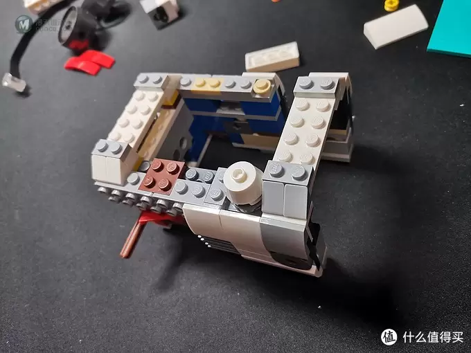 老杨的玩具仓库 篇二十三：LEGO boost 75253 机器人指挥官