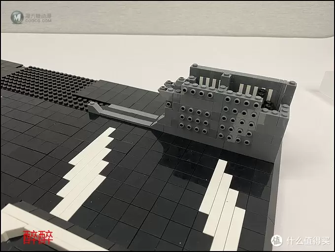 MOC 篇十五：【MOC】Docking Bay（千年隼停机坪）醉测评