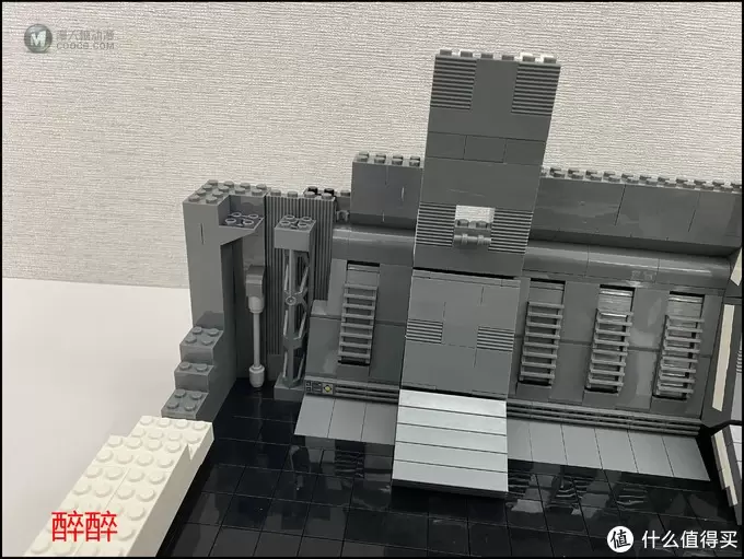 MOC 篇十五：【MOC】Docking Bay（千年隼停机坪）醉测评