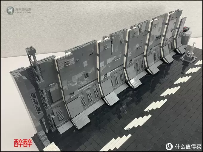 MOC 篇十五：【MOC】Docking Bay（千年隼停机坪）醉测评