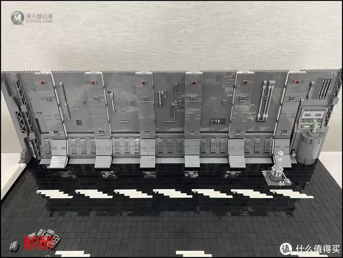 MOC 篇十五：【MOC】Docking Bay（千年隼停机坪）醉测评