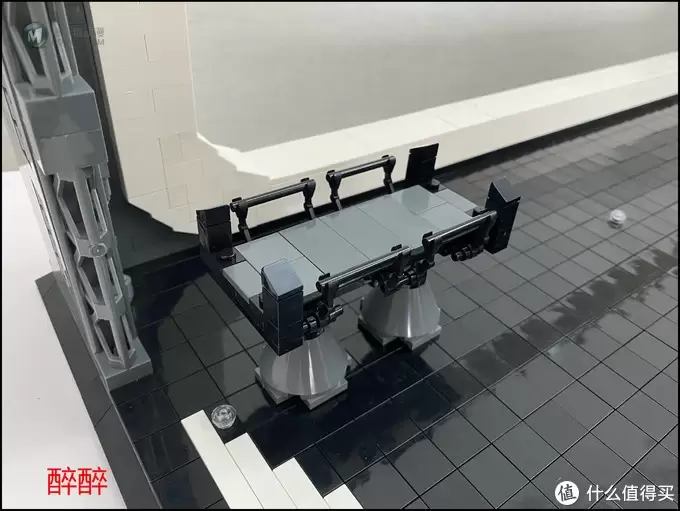 MOC 篇十五：【MOC】Docking Bay（千年隼停机坪）醉测评