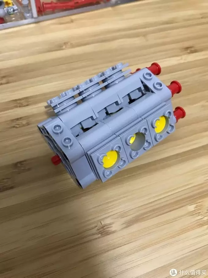 LEGO 篇五：乐高机械组42077拉力赛车，平凡的外表，扎实的内构