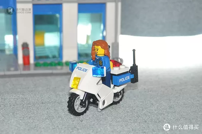 单反毁一生，LEGO穷三代 篇一百三十六：LEGO City 60047 城市系列 警察局 Police Station