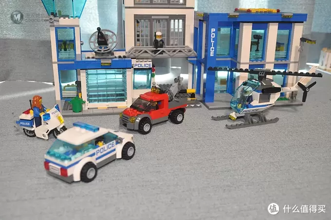 单反毁一生，LEGO穷三代 篇一百三十六：LEGO City 60047 城市系列 警察局 Police Station