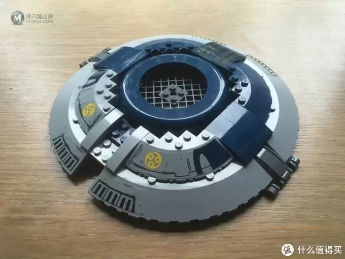 乐高星球大战 篇二：LEGO乐高75233分离组织机器人炮艇