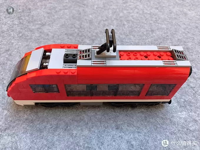 乐高小小追绝日记 篇二十五：LEGO 7938 客运列车