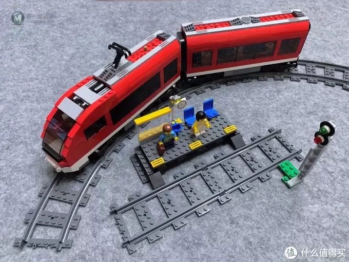 乐高小小追绝日记 篇二十五：LEGO 7938 客运列车