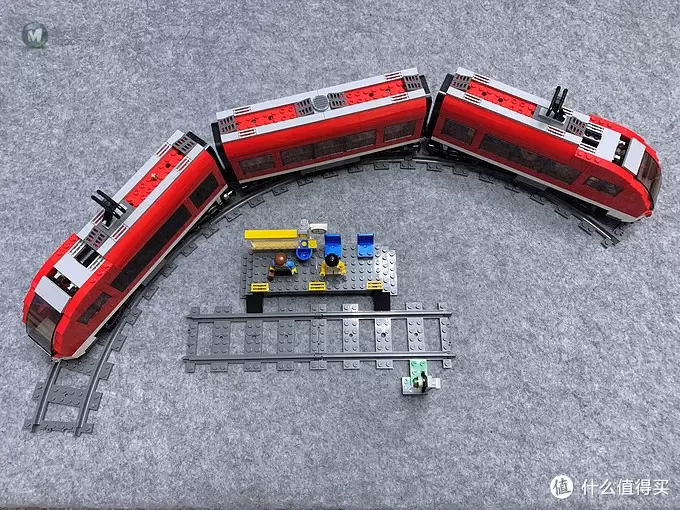 乐高小小追绝日记 篇二十五：LEGO 7938 客运列车