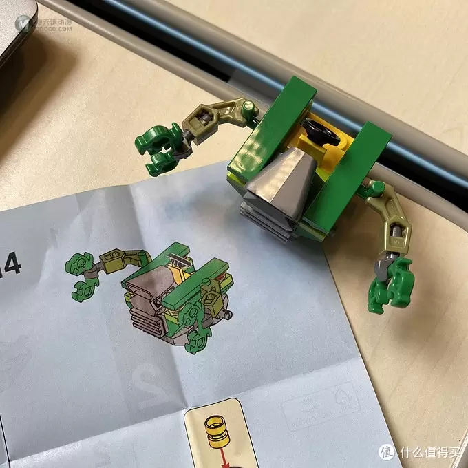 乐高这个大坑 篇六十八：LEGO超级英雄系列76071蜘蛛侠对战蝎子