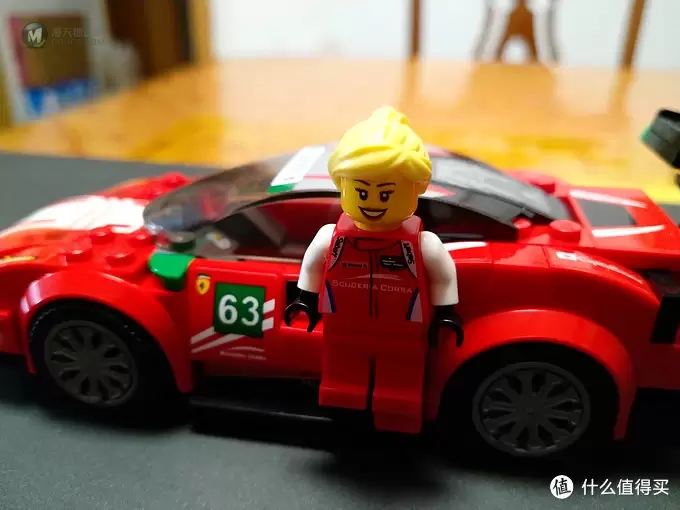 弥补童年缺少的遗憾 篇三十二：LEGO 75886-女车手，赛车上的风景线