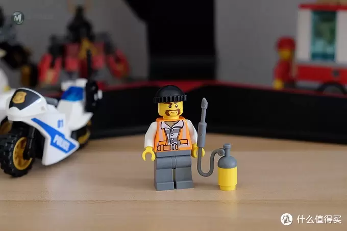 乐高手记 篇三十九：宅在家中无从乐，不如拆盒乐高做——LEGO 乐高60137 拖车追逐