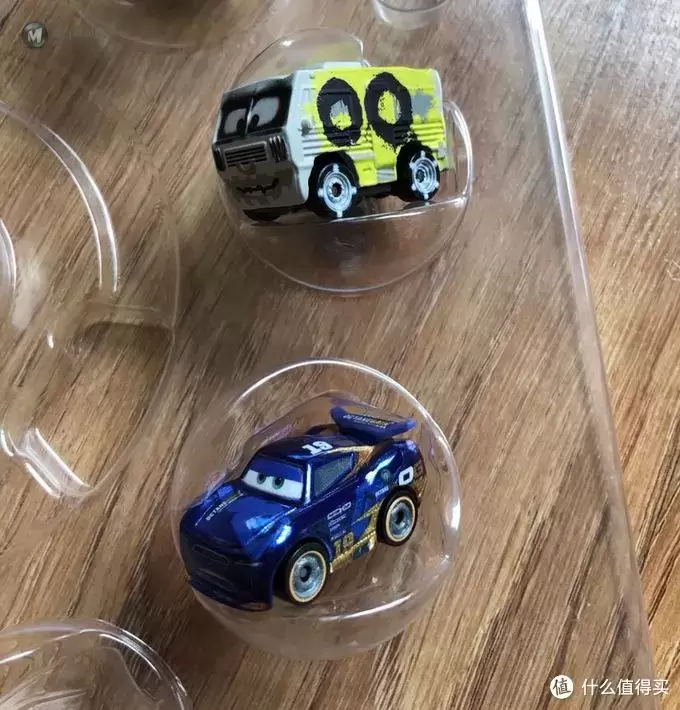 假如你也有个爱小汽车的儿子（一）迪士尼mini麦昆套装小车开箱晒单