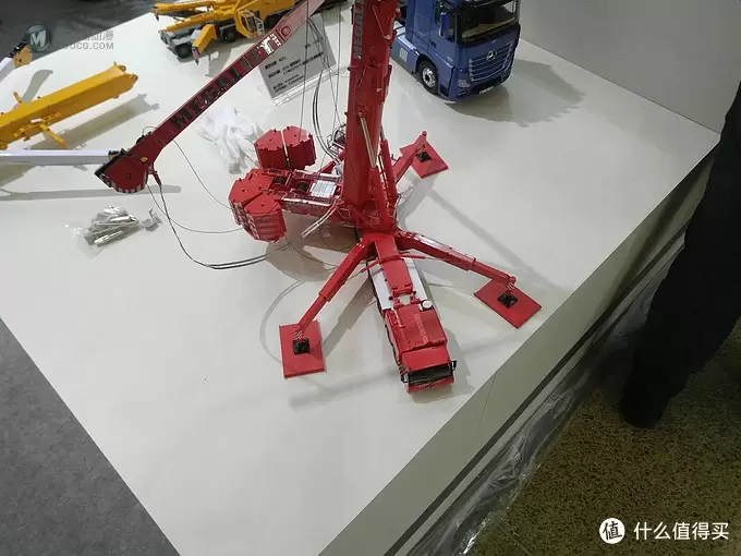 一柱擎天—利勃海尔LTM11200 1:50合金模型