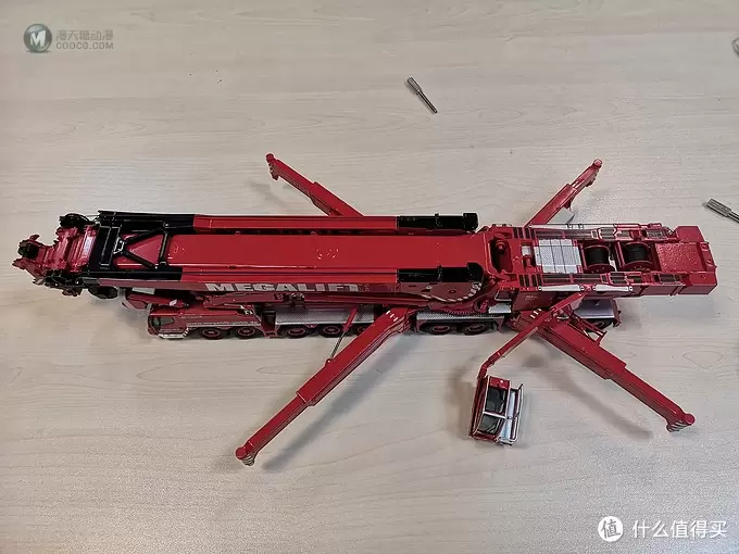 一柱擎天—利勃海尔LTM11200 1:50合金模型