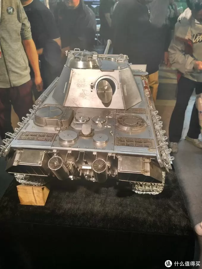 一柱擎天—利勃海尔LTM11200 1:50合金模型