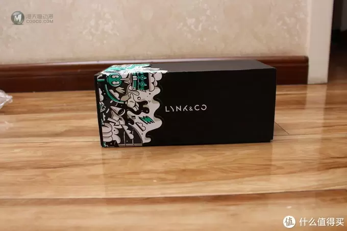 来晒晒我有奖征文的奖品，领克汽车模型及签名相框