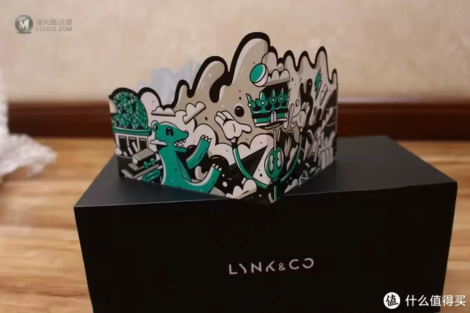 来晒晒我有奖征文的奖品，领克汽车模型及签名相框