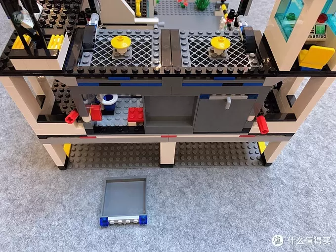 LEGO 7744 警察总部