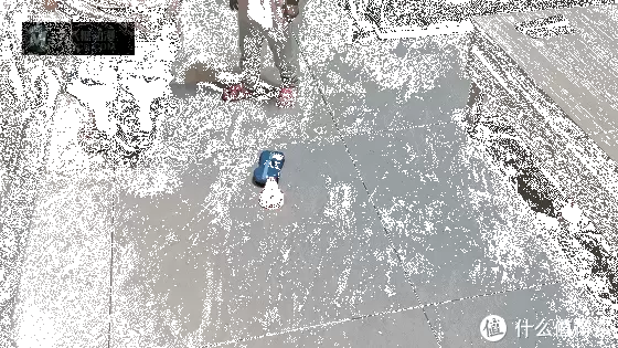 文静的小公主体验野蛮娃娃遥控车跑车，兰博基尼造型，多种操控体验