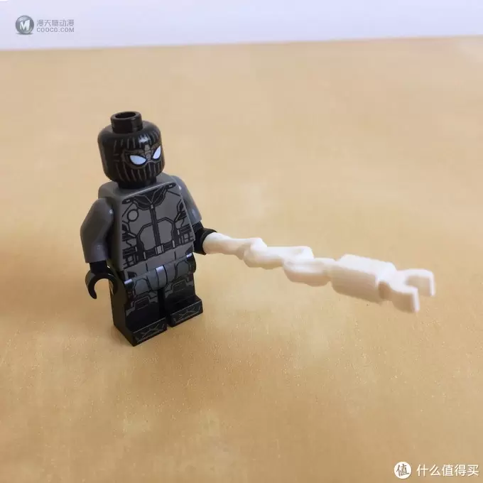 玩具测评丨LEGO乐高76128《蜘蛛侠：英雄远征》大战熔岩人