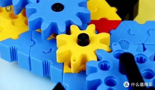 英国摩尔纷 | 乐高得宝属于上个世纪，用多面拼插积木跟上新世纪的创想空间吧