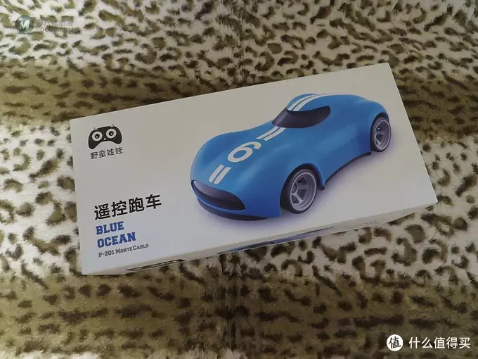 一个设计感十足的遥控赛车——野蛮娃娃P-201遥控跑车测评
