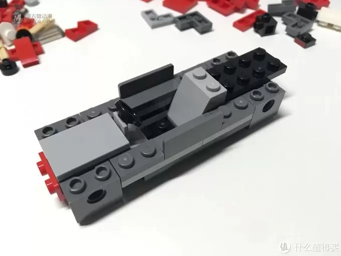 为情怀再次买单，又入一抹骚红 -- LEGO 75890 F40