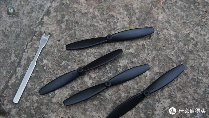 玩乐中锻炼专注力，UDrone意念无人机体验！