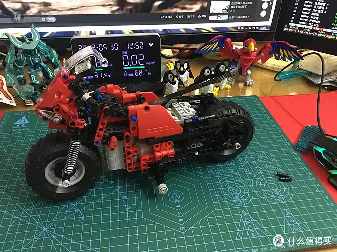 双鹰C51024 赛道摩托车 即使35的肉包我也想说不太值
